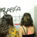 Organizadores do Sarau realizam limpeza no interior da Ufac após pichações