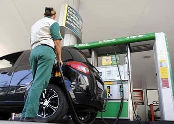 Preço da gasolina reduz em postos da Capital e consumidores comemoram