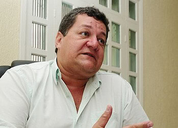 MP pede indisponibilidade de bens de ex-prefeito de Sena Madureira por acúmulo de cargos públicos