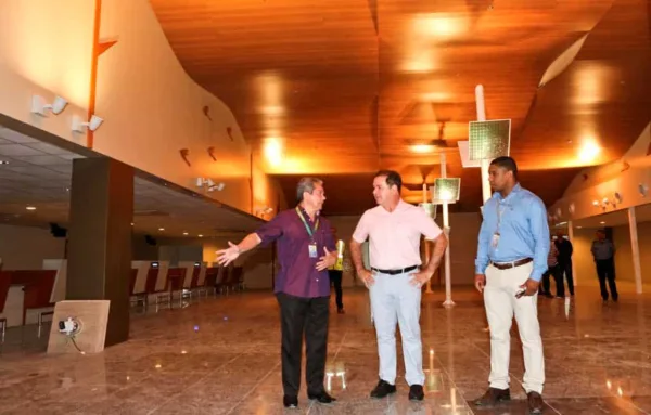 Tião Viana visita obras da área de check-in do aeroporto de Rio Branco