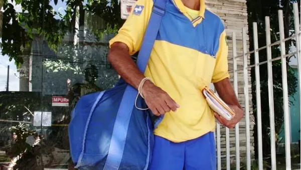 Correios desmente boatos de roubo de fardas de carteiros