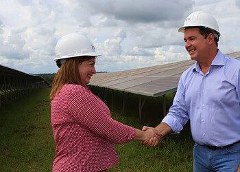 Tião Viana conhece experiência em usina de energia solar na Bolívia