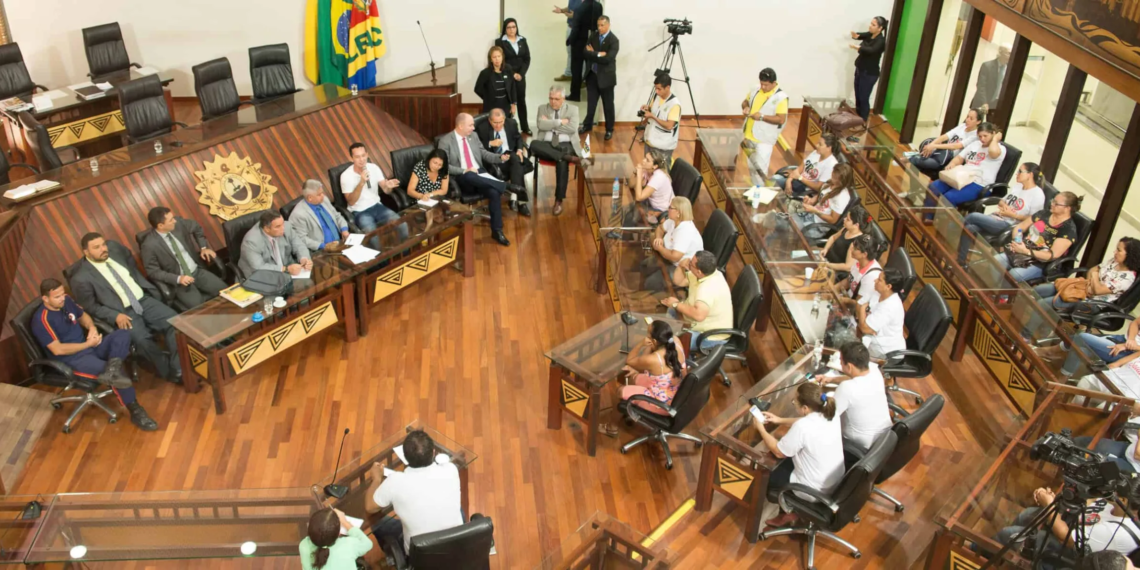 Deputados estaduais se reúnem com servidores do Pró-Saúde e garantem apoio à classe