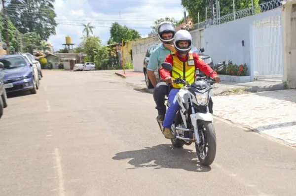 Mototaxímetros devem ser implantados integralmente até o fim do ano