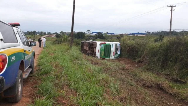 Animal na pista causa acidente com ônibus interestadual com destino à Rio Branco; criança de 05 anos morre