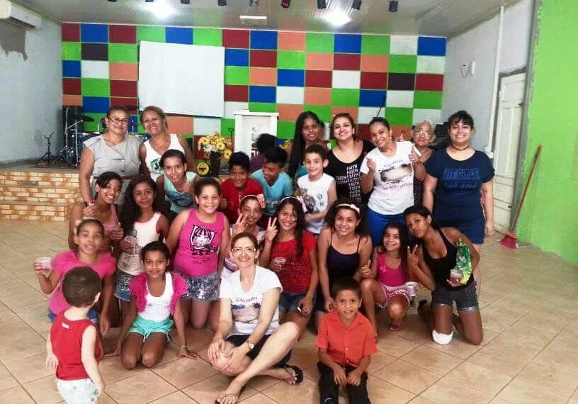 Ação Sarah completa três anos e realiza festa de 15 anos para jovens da comunidade