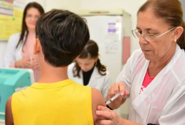 Rio Branco já vacina meninos contra o HPV