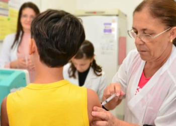 Ministério da Saúde lança estratégia para vacinar 31,2 mil jovens contra o HPV no Acre