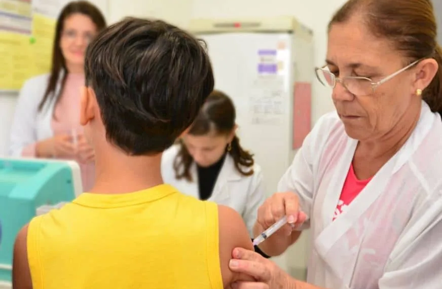 Rio Branco já vacina meninos contra o HPV