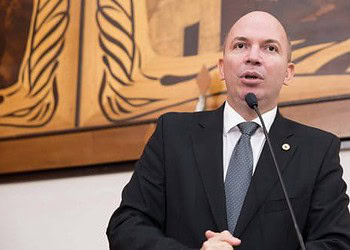 Gehlen Diniz pede a suspensão do pagamento das pensões para ex-governadores do Estado