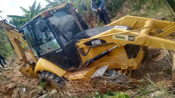 Polícia Civil recupera trator furtado de empresa em Rio Branco