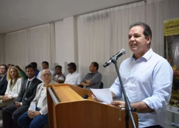 Tião Viana abre seminário que avalia desenvolvimento socioambiental acreano 2 Tião Viana abre seminário que avalia desenvolvimento socioambiental acreano
