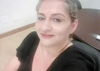 Carmem Barros, de 43 anos