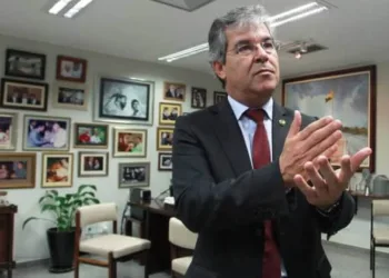 Senador Jorge Viana destaca que governo ilegítimo agravou a crise vivida no país