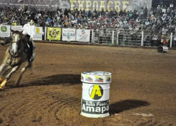 Prova dos Três Tambores emociona público da Expoacre