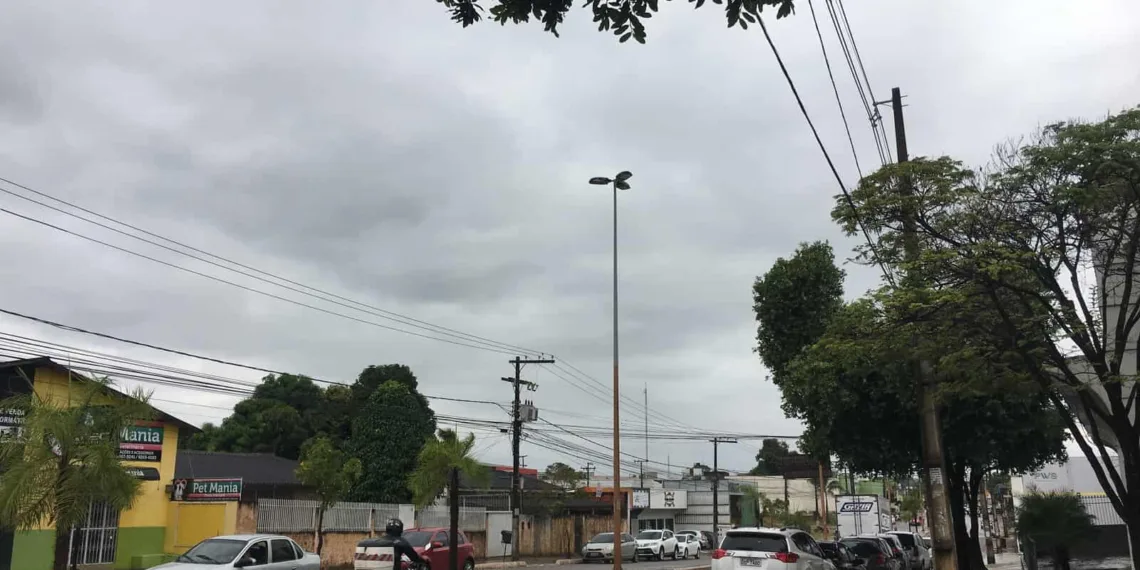 Nova frente fria chega a Rio Branco com fortes ventos