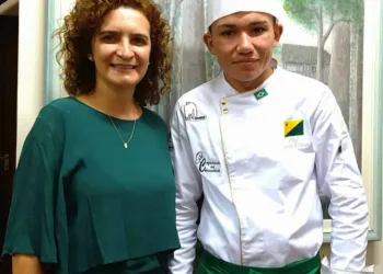 Chef acreano que irá representar o Brasil em evento internacional é recebido pela primeira-dama
