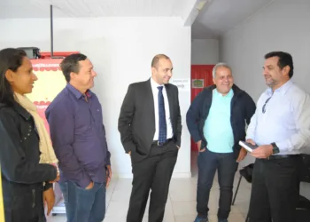 Presidente do TRE/AC visita posto de atendimento biométrico em Capixaba