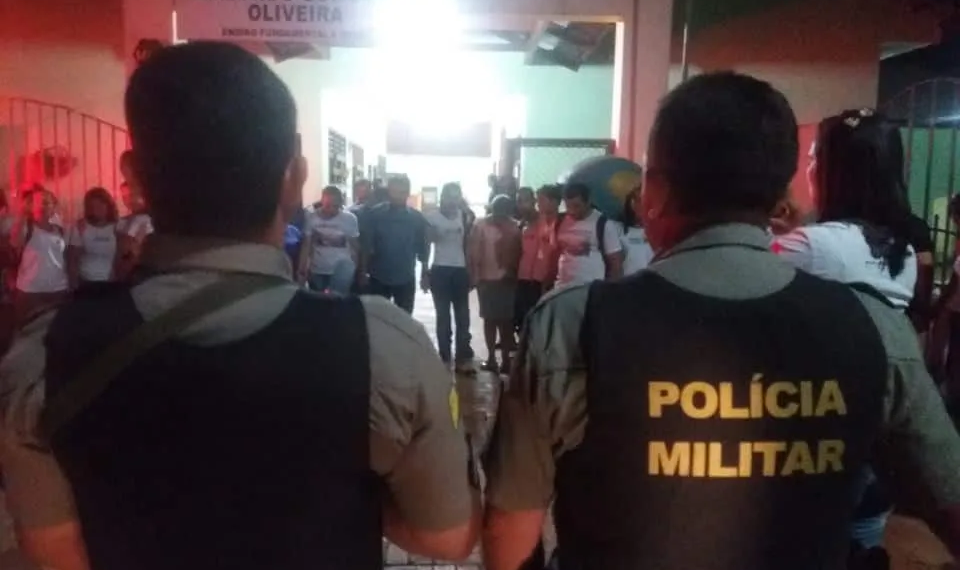 Emylson Farias coordena policiais em operação nas ruas da Capital