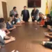 Vereador Roberto Duarte recebe moradores do Loteamento Farhat na Câmara