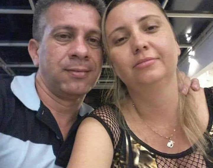 Marcio Brito e a esposa Claudineia Borges , pais da estudante
