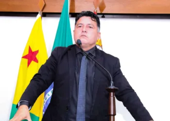 Eber Machado fala sobre a necessidade de fortalecer a fiscalização nas fronteiras do Acre