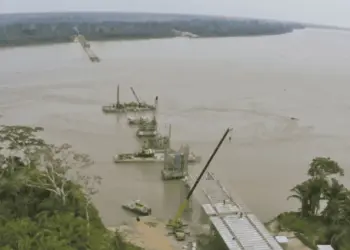 Número de balsas que faz travessia no Rio Madeira sobe de 2 para 6, diz PRF/AC 19 Número de balsas que faz travessia no Rio Madeira sobe de 2 para 6, diz PRF/AC