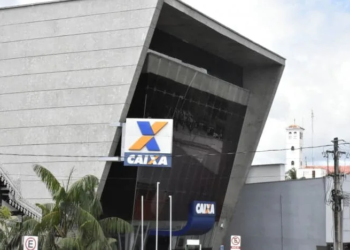 Trabalhadores da Caixa Econômica realizam ato contra desmonte