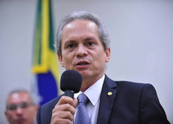 Raimundo Angelim defende uma nova reforma política que fortaleça a democracia