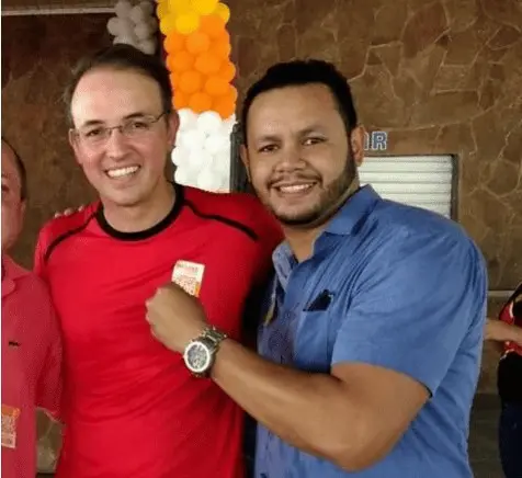 Amigos e familiares se despedem de assessor parlamentar acreano morto em acidente em Brasília 1 Amigos e familiares se despedem de assessor parlamentar acreano morto em acidente em Brasília