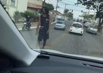 Suposto usuário de drogas que risca veículos na Avenida Ceará é detido
