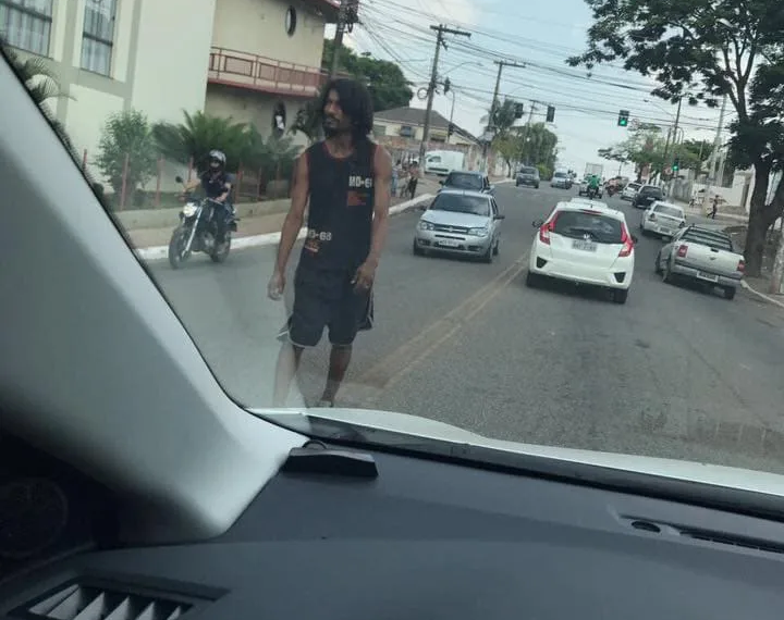 Suposto usuário de drogas que risca veículos na Avenida Ceará é detido
