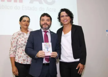 Rompendo barreiras: MP/AC contrata pela primeira vez servidora transexual