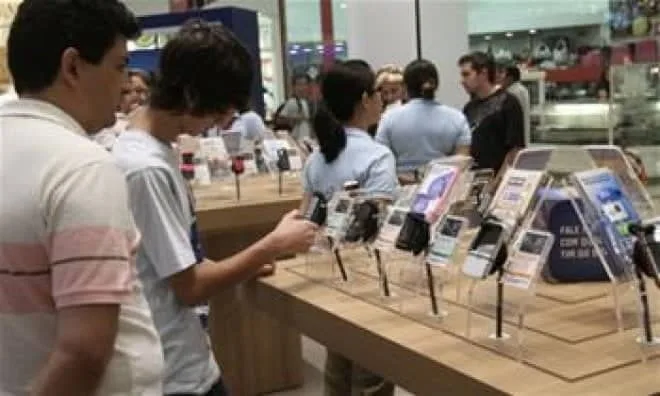 Vendas de celulares e smartphones devem crescer no Dia dos Pais, diz pesquisa