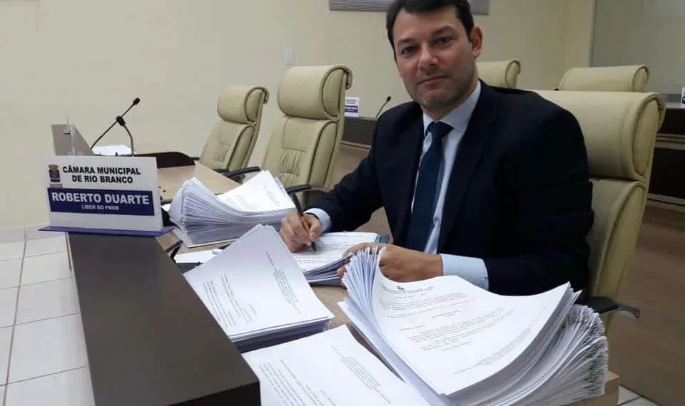 Roberto Duarte apresenta mais 405 indicações após recesso parlamentar