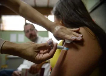 Governo amplia público-alvo de vacinas de HPV para adultos até 26 anos