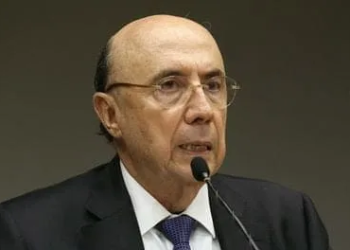 Brasília – O ministro da Fazenda, Henrique Meirelles, durante coletiva sobre meta de inflação (Antônio Cruz/Agência Brasil)