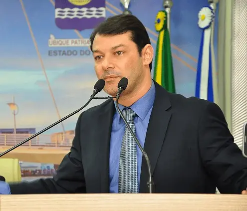 Vereador Roberto Duarte propõe instalação de "Botão de Segurança" nos ônibus de Rio Branco 1 Vereador Roberto Duarte propõe instalação de "Botão de Segurança" nos ônibus de Rio Branco