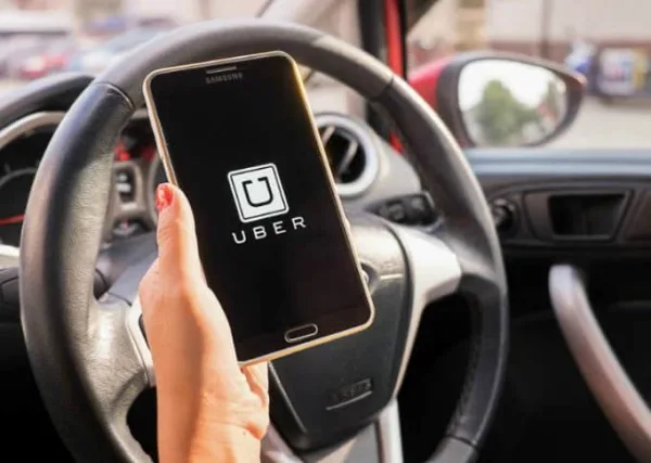 Mais 12 motoristas ganham na Justiça direito de trabalhar como Uber na Capital