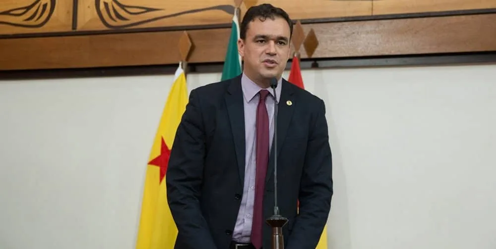 Deputado Daniel Zen comunica decisão liminar do TJAC sobre emenda ao PLC 12