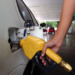 Acreanos reclamam dos sucessivos aumentos no valor da gasolina