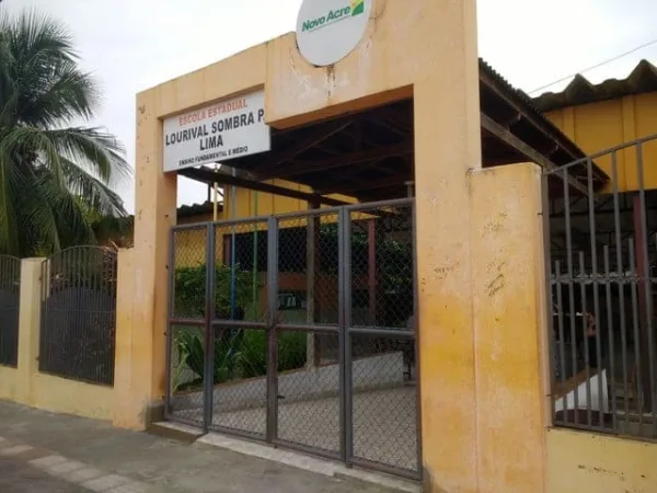 Diretor quer proibir entrada de mãe que deu soco e chute em coordenadora de escola