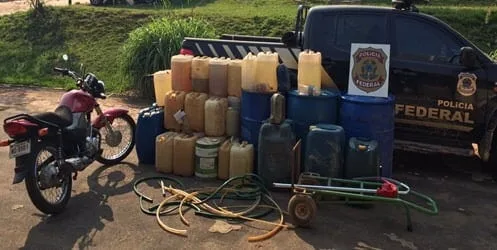 Polícia Federal apreende aproximadamente 500 litros de combustíveis de origem boliviana