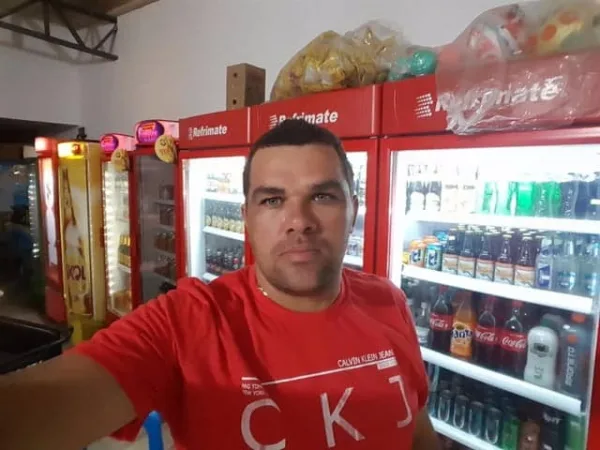 Homem é morto com golpe de facão no rosto após cobrar dívida em bairro de Rio Branco