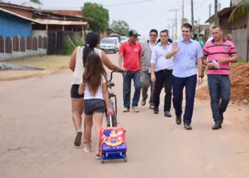 Em visita ao bairro Montanhês, Marcus Alexandre programa açõesde limpeza e manutenção de ruas