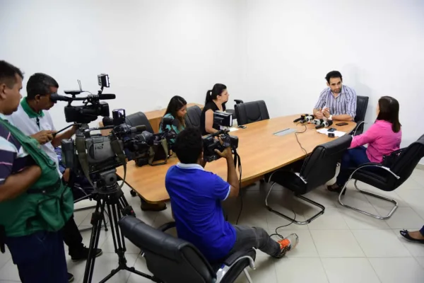Lei que aumenta valor do plantão extra de servidores da Saúde deve ser revogada