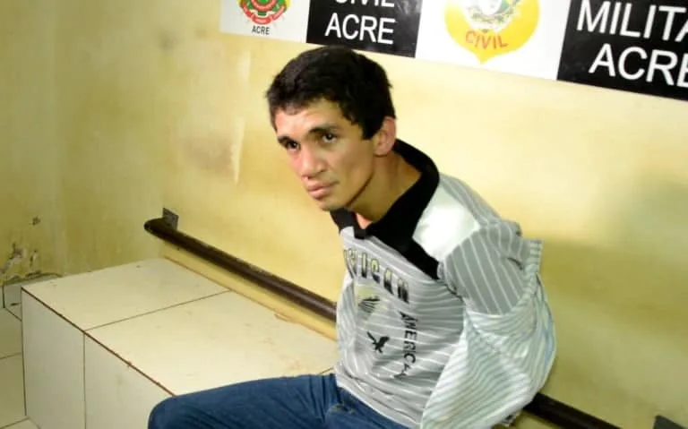 Homem tenta roubar policial e acaba preso no bairro Placas
