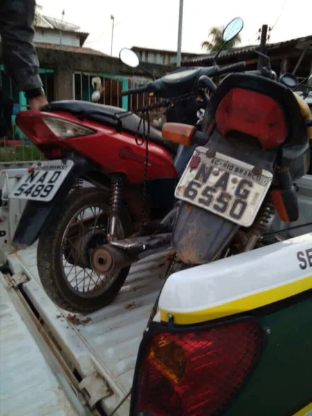 Polícia Militar recupera duas motocicletas e apreende espingarda no Recanto dos Buritis