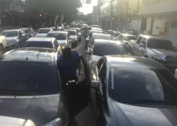Motoristas da Uber protestam contra o PLC 28: “Querem nos transformar em taxistas”