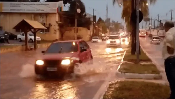 Chegada de frente fria pode causar temporais e bombeiros fazem alerta